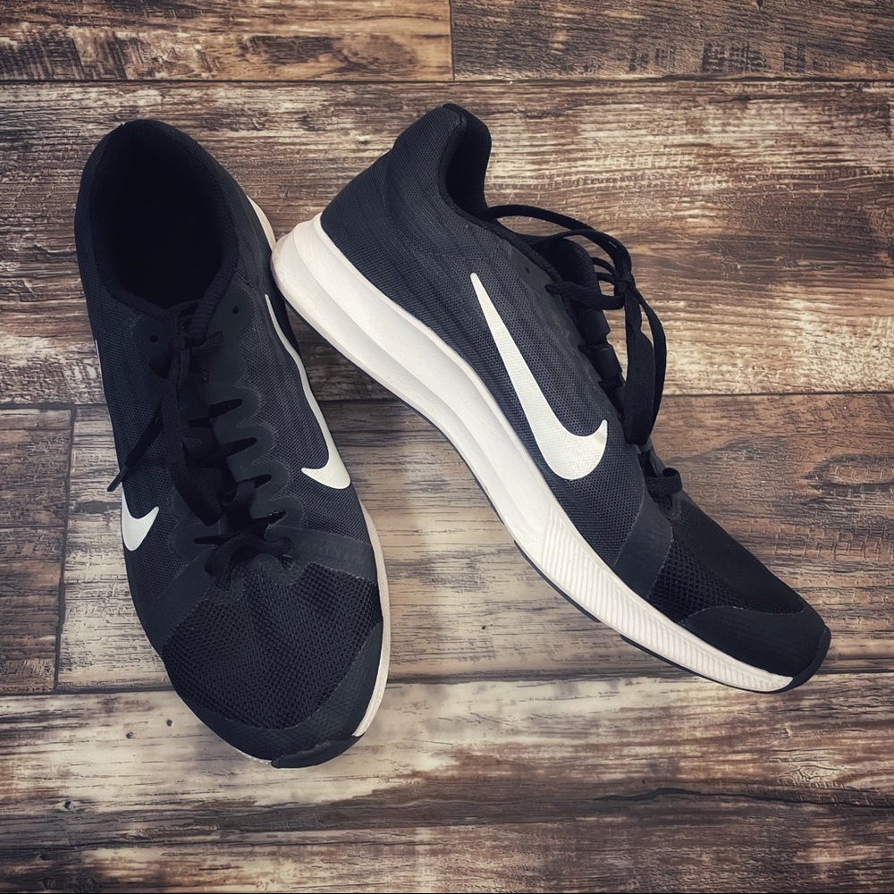 Nike • Tennis Shoes black